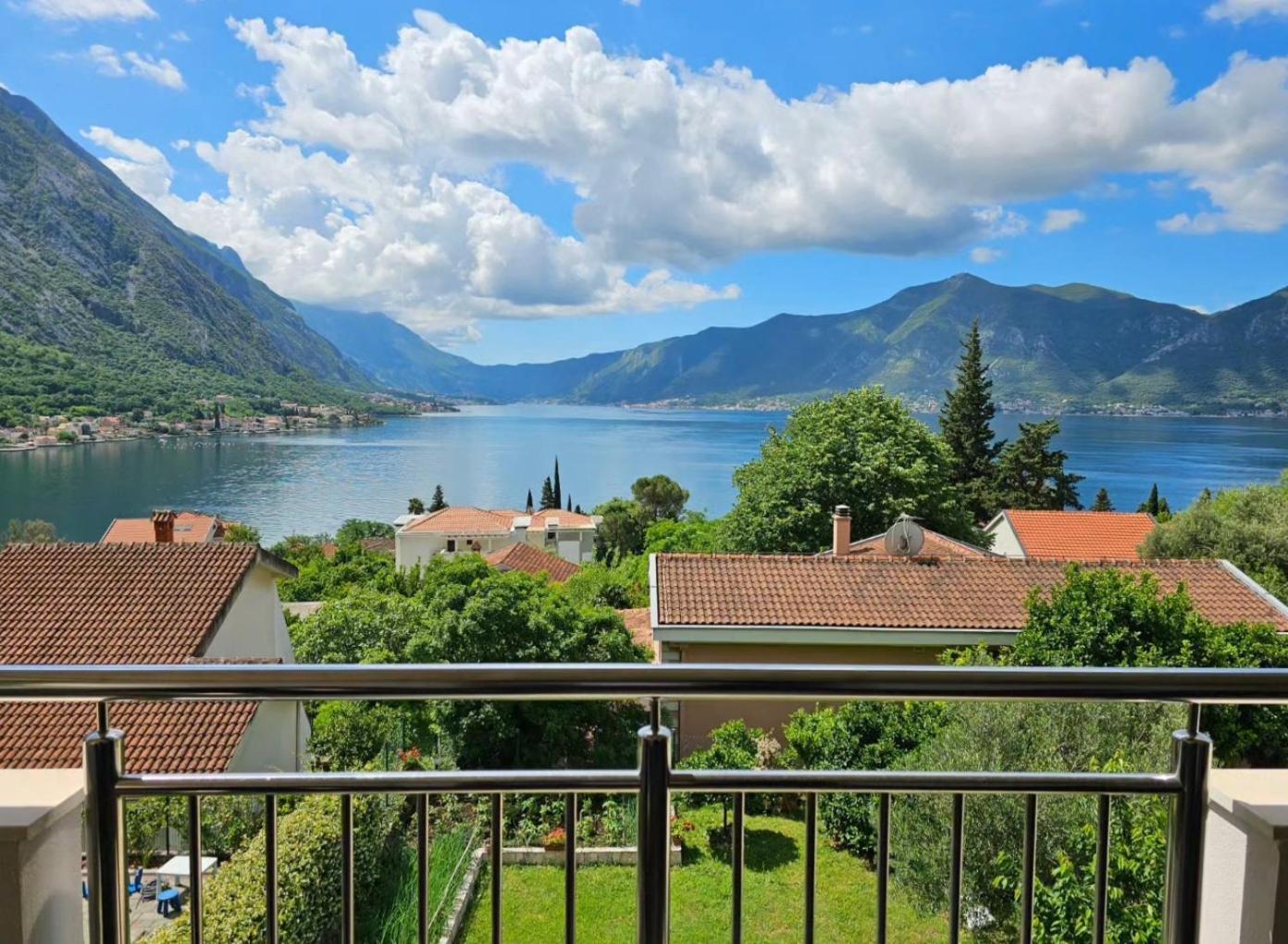 Apartments Nadja Котор Екстер'єр фото